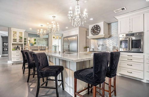 Galveston House | SPEND YOUR SPRING BREAK IN A HOT TUB/HEATED POOL on the ISLAND!