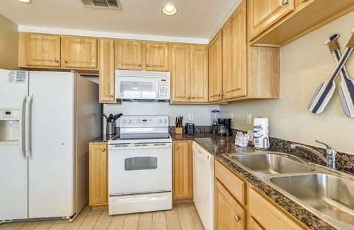 West Panama City Beach Condo | Splash Beach Resort by Book That Condo