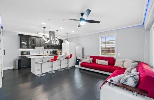 Laguna Beach House | Splash Pad by Book That Condo
