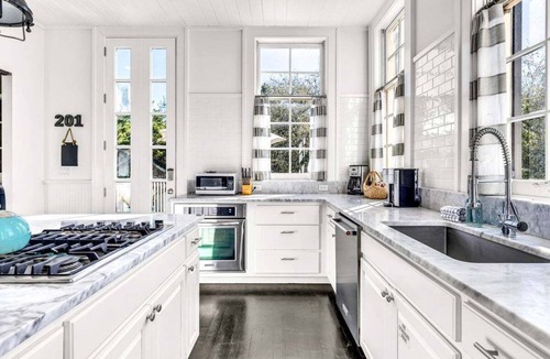Cottage District Condo | Spring Break Promo! Seaside, Beach Access & Bikes! Rooftop Views
