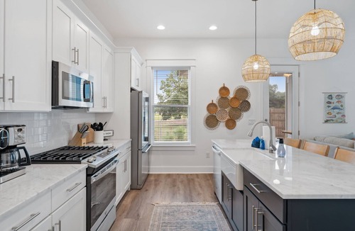 Panama City Beach House | Spring Break-Gameroom-Golf-Putt Putt- Screened porch-Gas Grill-Coffee Bar