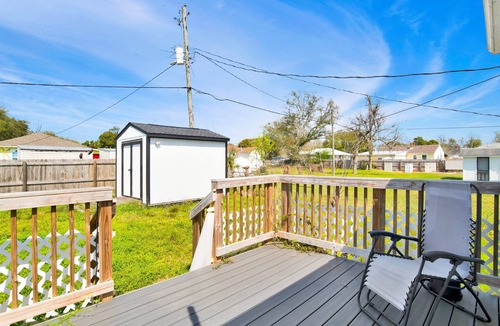 Navy Point House | St-Navy Point Cottage