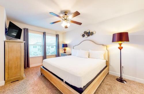 Thomas Drive House | Starfish in the Sand