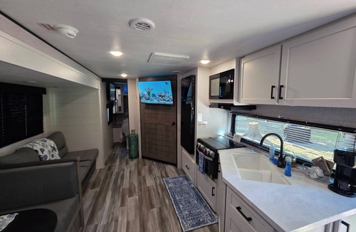 Perry House | Stay at The Rusty Hooker a Cozy Camper in Perry Fl