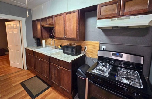 Greater East End House | Stay Near Downtown Houston with Easy Access to Stadiums, Dining & Medical Center