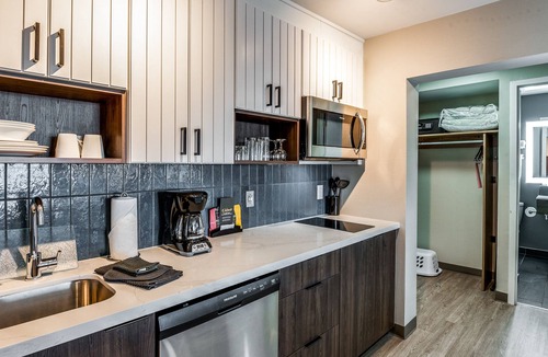 Dallas Hotel | Staybridge Suites Dallas Market Ctr Love Field by IHG