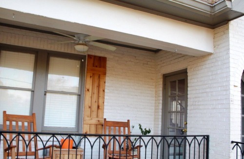 Marshall House | Stayover Tudor Home - Walking Distance to Hospital and Downtown!
