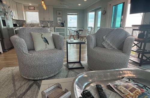 Southpointe House | STEP RIGHT ONTO THE SAND 180 degree VIEWS Uncrowded beach!