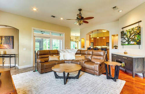 Navarre Cottage | Steps to Bay: Tranquil Navarre Retreat w/Balcony