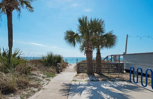 Bahama Beach Condo | ⭐Steps to Beach~EV Charging Station~The Beach at Dogwood B