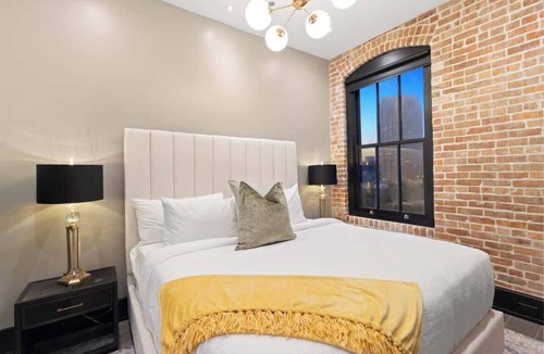 Central Business District Hotel | Steps to French Quarter | Rooftop Pool | Hotel