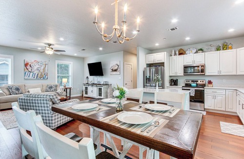 Long Beach House | Steps to Sand! Family-Friendly Long Beach Escape