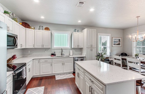 Long Beach House | Steps to Sand! Family-Friendly Long Beach Escape