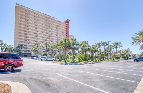 Thomas Drive Apartment | Sterling Beach 403