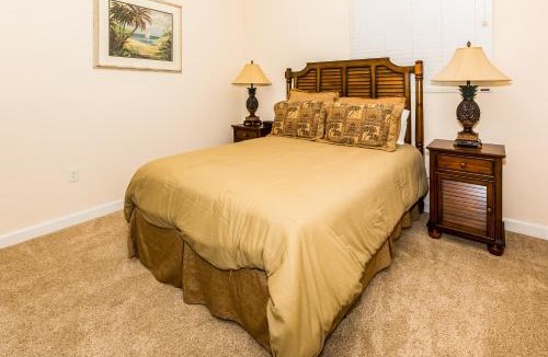 Thomas Drive Apartment | Sterling Beach 403