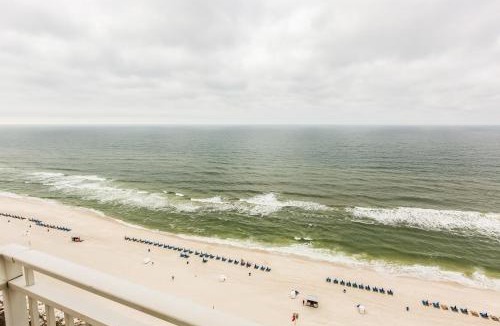 Thomas Drive Apartment | Sterling Beach 403