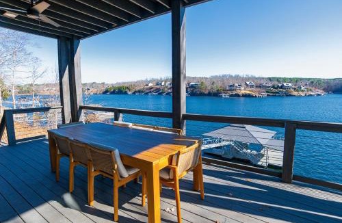 Crane Hill House | Stone Shore Luxury Lake Retreat