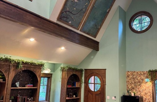 Lonoke Villa | Storybook Cottage & Storybook Nook NO cleaning fee