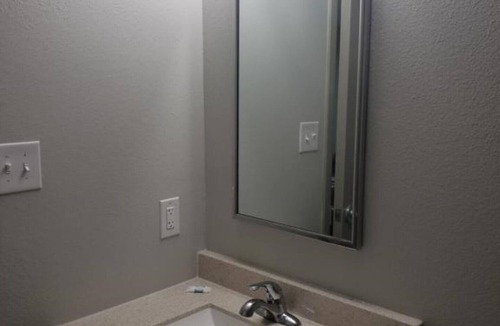 Park Forest - LA North Hotel | Studio, 1 King Bed, Kitchen - Non-Smoking