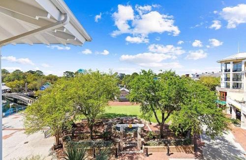 Baytowne Wharf Apartment | Studio in Heart of the Village
