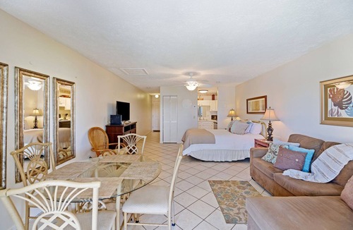 El Centro Beach Condo | Studio - Lullwater 299 bottom floor No Elevator!