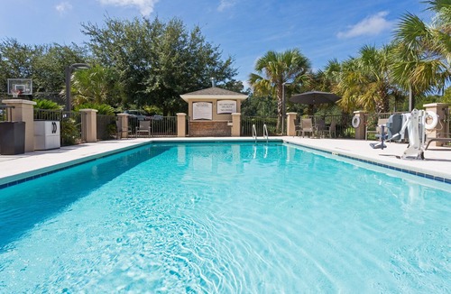 Tallahassee Apartment | Studio Suite in Tallahassee | FREE Breakfast + On-Site Business Center