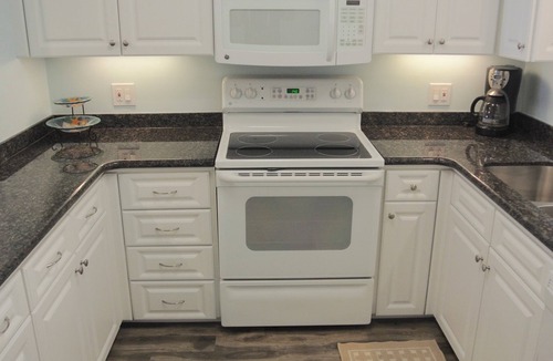 Juno Beach Condo | STUNNING 2 BEDROOM 2 BATH DIRECT OCEANFRONT BEACHFRONT! 10 DAY RENTAL MINIMUM