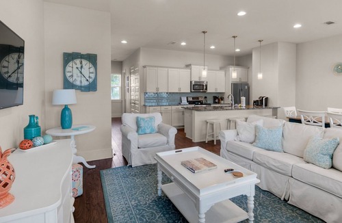 Seacrest House | Stunning 4 Bd/4.5 BA,Free WiFi, Easy Walk to Beach + Free Attraction Tickets!