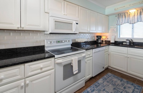 Biltmore Beach Condo | ~Stunning 4th Floor Beachfront 2B/2B Regency Condo W/FREE Beach Chairs/Umbrella~