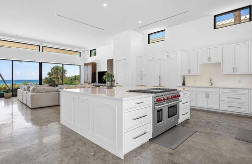 Ocean Ridge House | Stunning and Spacious Beachfront 7-bedroom house in delightful Delray Area