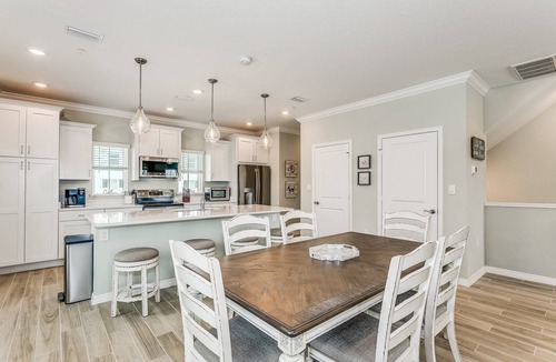 Ono Island House | Stunning Corner Townhome |Gulf Views |Beach Parking Pass |Dog Friendly |Free Golf |Beach Club |Pools