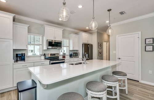Ono Island House | Stunning Corner Townhome |Gulf Views |Beach Parking Pass |Dog Friendly |Free Golf |Beach Club |Pools