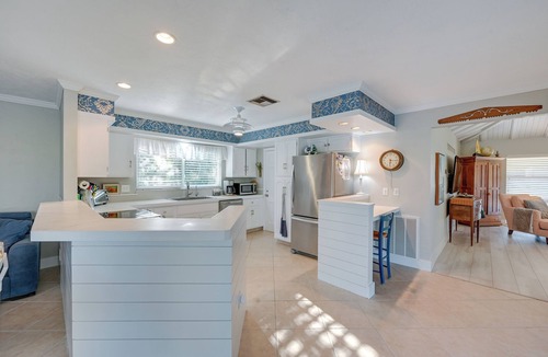 Marco Island Cottage | Stunning Marco Island Home w/Covered Patio!