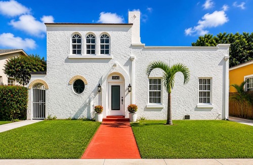 East Little Havana House | Stunning Miami Villa Near Port & MIA, Sleeps 12. Game room
