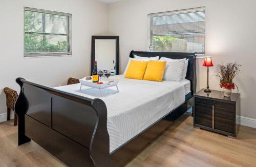North Hyde Park House | Stunning Tampa Stay Prime Location & Comfort!