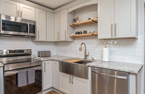 Fort Walton Beach House | Stunning updated 4 bedroom home. 8 mins from beach