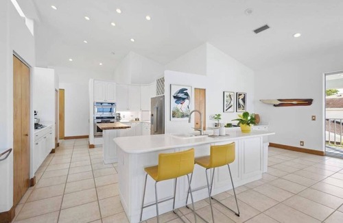 Bayshore Gardens House | Stunning waterfront retreat w panoramic view, spectacular sunsets & Heated pool