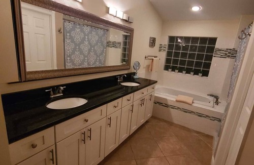 Juno Beach Apartment | Stylish 1-bedroom studio with its own AC in Juno Beach - 1 block to Next Era