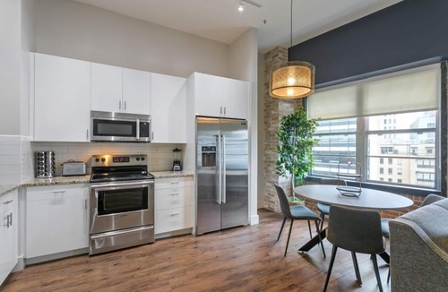 Central Business District Hotel | Stylish 1BR Condo Near French Quarter + Amenities