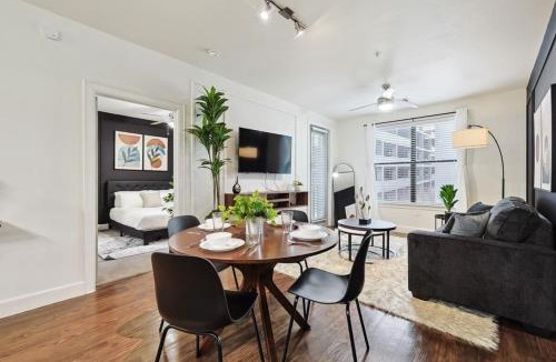 Frisco Apartment | Stylish 2B near Legacy West Wi-Fi Fitness Pool