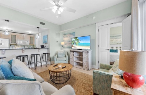 Baytowne Wharf Condo | Stylish 2BR/2BA Resort Condo In Baytowne Wharf