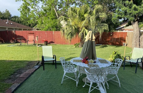 Little Woods House | Stylish 2br 2bath home