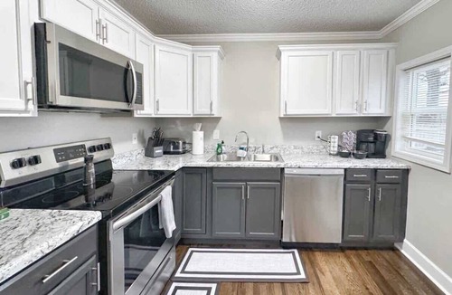 Decatur House | Stylish 2BR in Decatur | Big Deck Pets OK Quiet Area