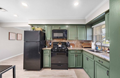 Pasadena House | Stylish 2BR Retreat: Office, Patio & King Bed