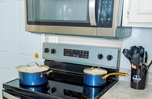 Gunter Afs Apartment | Stylish 2BR Retreat W/Fast Wi-Fi + Free Parking
