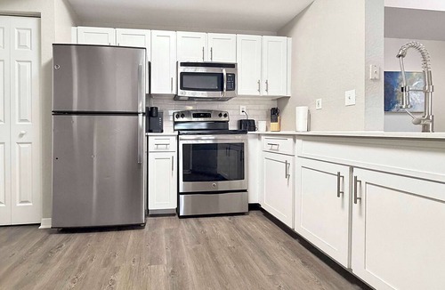 Westchase Apartment | Stylish 2BR Retreat Near Midtown Tampa