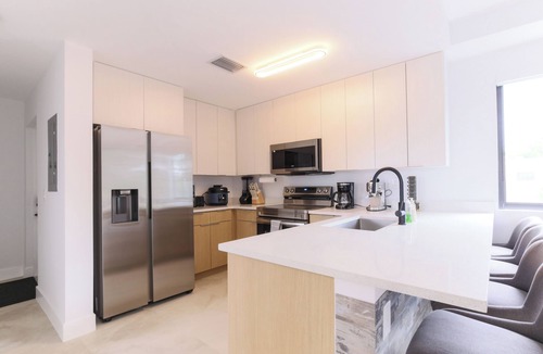 Little Haiti Apartment | Stylish 3BR in MiMo · Minutes to Design District & Wynwood · Free Parking