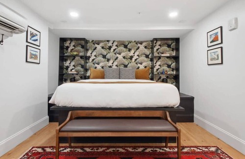 Central Business District Hotel | Stylish CBD Hotel Suite | Near French Quarter