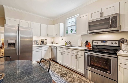 Milan Apartment | Stylish Condo w Sunny Backyard Patio 3br-2ba
