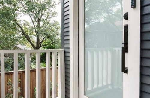 Oak Cliff House | Stylish Guesthouse near Bishop Arts and Downtown Dallas
